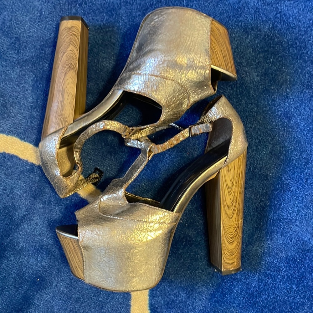 Vintage - Silver/Metalic platform heels
